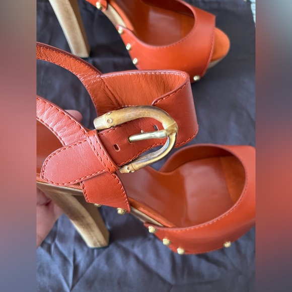***SOLD***New Authentic Gucci Leather Bamboo Buckle Wooden Platform Sandals - Picture 4 of 17